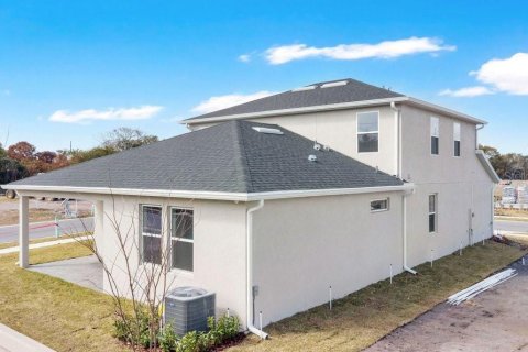 House in Orlando, Florida 5 bedrooms, 240.99 sq.m. № 2408404 - photo 30
