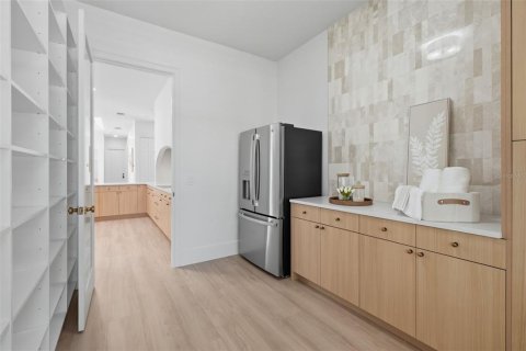Casa en venta en Orlando, Florida, 5 dormitorios, 267.47 m2 № 2227329 - foto 26