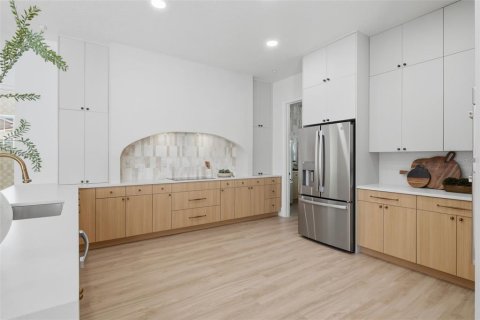 Casa en venta en Orlando, Florida, 5 dormitorios, 267.47 m2 № 2227329 - foto 19