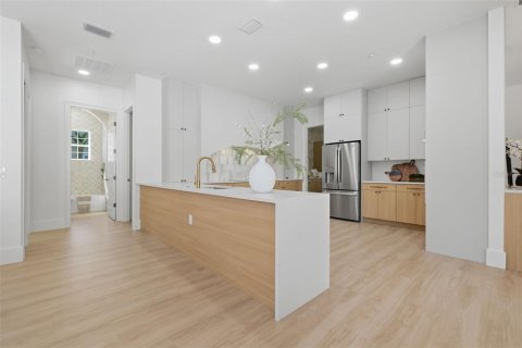 Casa en venta en Orlando, Florida, 5 dormitorios, 267.47 m2 № 2227329 - foto 15
