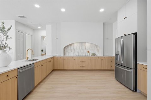 Casa en venta en Orlando, Florida, 5 dormitorios, 267.47 m2 № 2227329 - foto 23