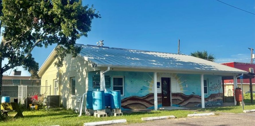 Commercial property in Tampa, Florida 111.48 sq.m. № 2354241