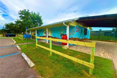 Commercial property in Tampa, Florida 111.48 sq.m. № 2354241 - photo 7