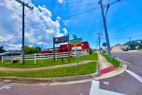 Commercial property in Tampa, Florida 111.48 sq.m. № 2354241 - photo 3