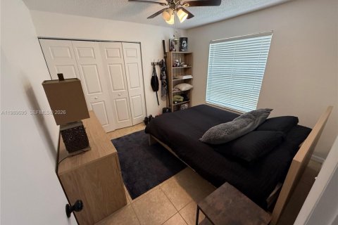 Condo in Davie, Florida, 3 bedrooms  № 2051676 - photo 16