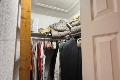 Condo in Davie, Florida, 3 bedrooms  № 2051676 - photo 23