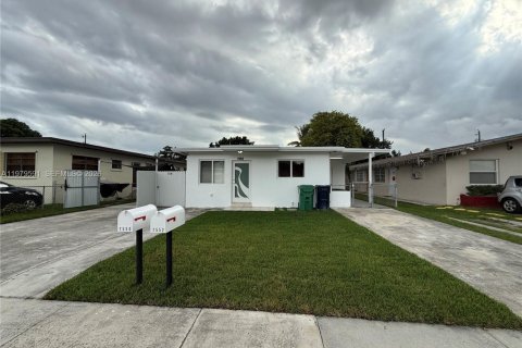 Villa ou maison à Miami, Floride 2 chambres, 199.93 m2 № 2047942