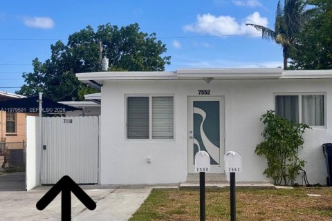 Villa ou maison à louer à Miami, Floride: 2 chambres, 199.93 m2 № 2047942 - photo 15