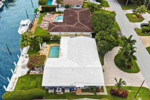 Villa ou maison à louer à Pompano Beach, Floride: 3 chambres, 170.29 m2 № 1946020 - photo 3