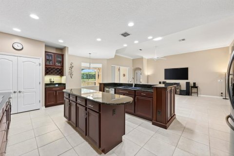 Casa en venta en Apopka, Florida, 5 dormitorios, 363.9 m2 № 2214249 - foto 12