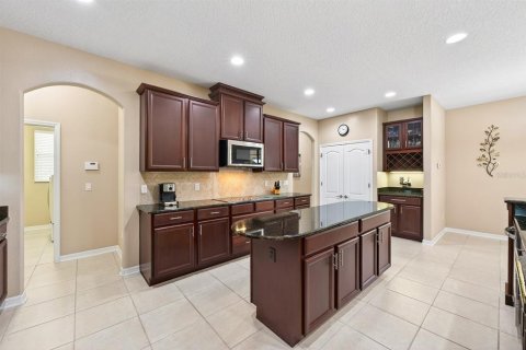 Casa en venta en Apopka, Florida, 5 dormitorios, 363.9 m2 № 2214249 - foto 11