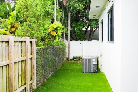 Villa ou maison à louer à Miami, Floride: 3 chambres, 144.56 m2 № 2001504 - photo 21