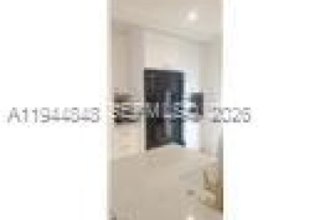 Villa ou maison à louer à Miami, Floride: 3 chambres, 144.56 m2 № 2001504 - photo 8