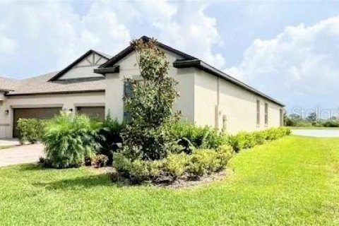 Touwnhouse à louer à Land O' Lakes, Floride: 3 chambres, 190.82 m2 № 2399330 - photo 2