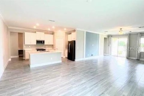Touwnhouse à louer à Land O' Lakes, Floride: 3 chambres, 190.82 m2 № 2399330 - photo 10