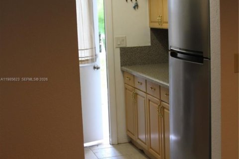 Condominio en venta en Pompano Beach, Florida, 2 dormitorios, 82.68 m2 № 2048073 - foto 4