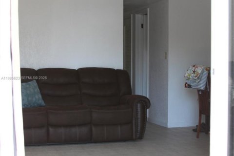 Condominio en venta en Pompano Beach, Florida, 2 dormitorios, 82.68 m2 № 2048073 - foto 25