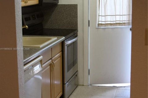 Condominio en venta en Pompano Beach, Florida, 2 dormitorios, 82.68 m2 № 2048073 - foto 5