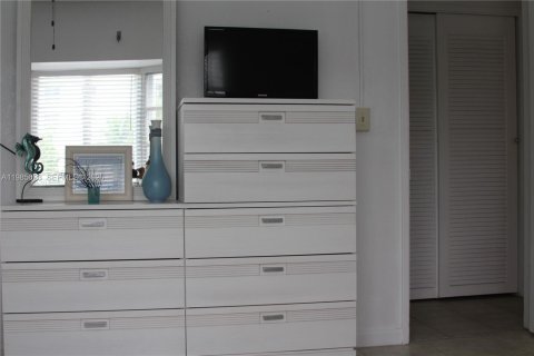 Condominio en venta en Pompano Beach, Florida, 2 dormitorios, 82.68 m2 № 2048073 - foto 6