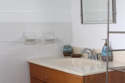 Condominio en venta en Pompano Beach, Florida, 2 dormitorios, 82.68 m2 № 2048073 - foto 7