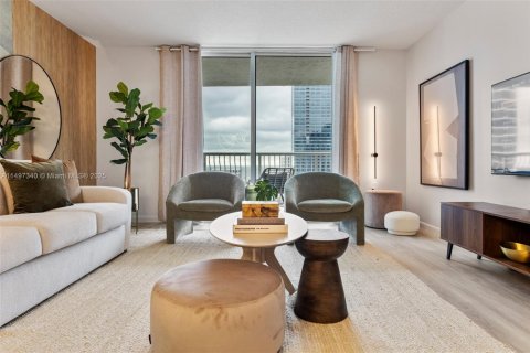 Condominio en alquiler en Miami, Florida, 1 dormitorio, 76.64 m2 № 2060042 - foto 2