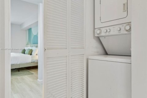 Condominio en alquiler en Miami, Florida, 1 dormitorio, 76.64 m2 № 2060042 - foto 20