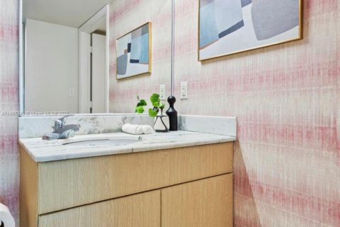Condominio en alquiler en Miami, Florida, 1 dormitorio, 76.64 m2 № 2060042 - foto 19