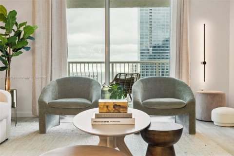 Condominio en alquiler en Miami, Florida, 1 dormitorio, 76.64 m2 № 2060042 - foto 3