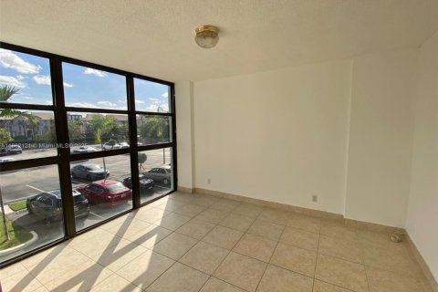 Copropriété à vendre à Hallandale Beach, Floride: 2 chambres, 104.98 m2 № 2018262 - photo 8