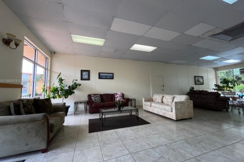 Condo in Deerfield Beach, Florida, 2 bedrooms  № 1920797 - photo 29
