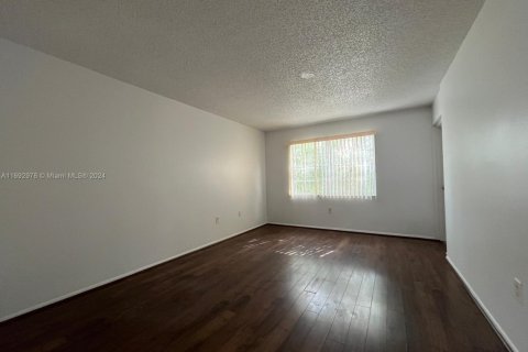 Condo in Deerfield Beach, Florida, 2 bedrooms  № 1920797 - photo 11