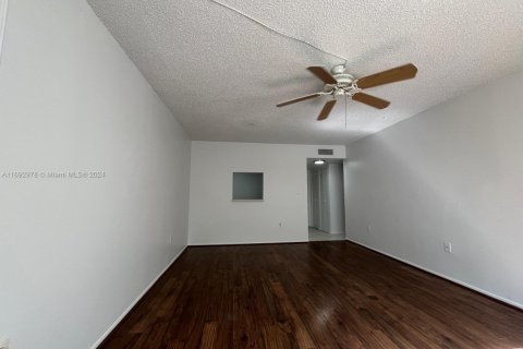 Condo in Deerfield Beach, Florida, 2 bedrooms  № 1920797 - photo 6