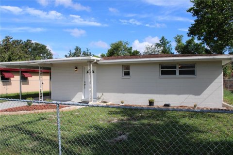 House in Tampa, Florida 2 bedrooms, 69.49 sq.m. № 1913155 - photo 2