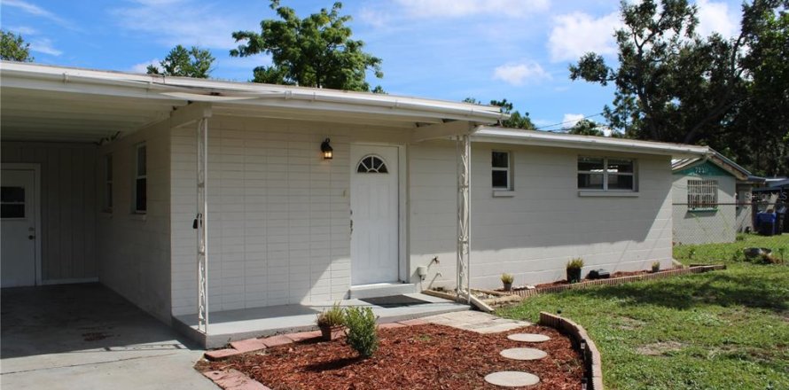 House in Tampa, Florida 2 bedrooms, 69.49 sq.m. № 1913155