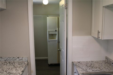 House in Tampa, Florida 2 bedrooms, 69.49 sq.m. № 1913155 - photo 9