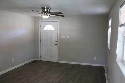 House in Tampa, Florida 2 bedrooms, 69.49 sq.m. № 1913155 - photo 6