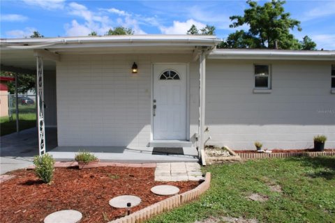 House in Tampa, Florida 2 bedrooms, 69.49 sq.m. № 1913155 - photo 4