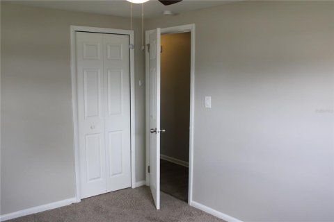 House in Tampa, Florida 2 bedrooms, 69.49 sq.m. № 1913155 - photo 11