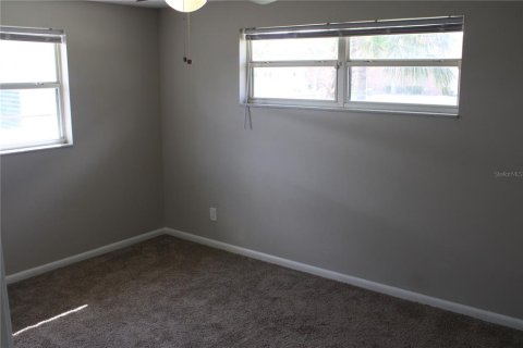 House in Tampa, Florida 2 bedrooms, 69.49 sq.m. № 1913155 - photo 10