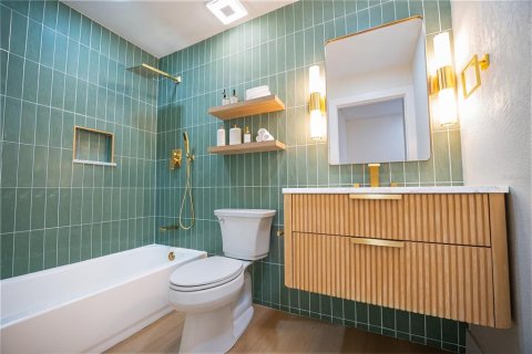 Купить кондоминиум в Сент-Питерсберг, Флорида 3 комнаты, 68.93м2, № 1906653 - фото 10