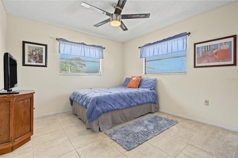 House in Tarpon Springs, Florida 3 bedrooms, 179.49 sq.m. № 2393710 - photo 25
