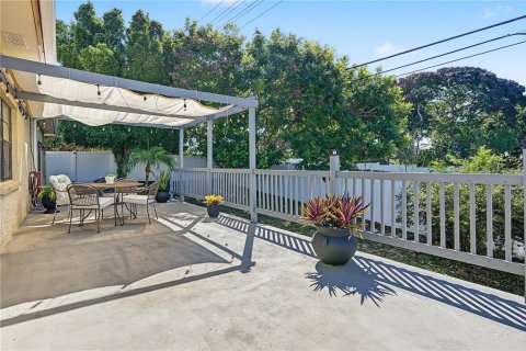 House in Tarpon Springs, Florida 3 bedrooms, 179.49 sq.m. № 2393710 - photo 30