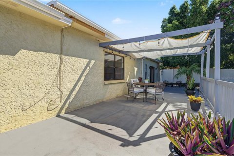 House in Tarpon Springs, Florida 3 bedrooms, 179.49 sq.m. № 2393710 - photo 29