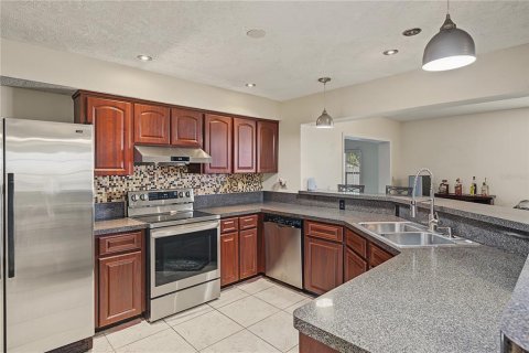 House in Tarpon Springs, Florida 3 bedrooms, 179.49 sq.m. № 2393710 - photo 9