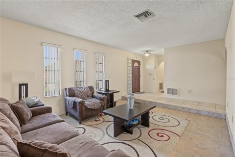 House in Tarpon Springs, Florida 3 bedrooms, 179.49 sq.m. № 2393710 - photo 4