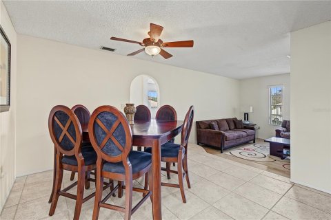 House in Tarpon Springs, Florida 3 bedrooms, 179.49 sq.m. № 2393710 - photo 14