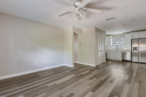 Купить коммерческую недвижимость в Тампа, Флорида 8 спален, 301.75м2, № 2201554 - фото 15