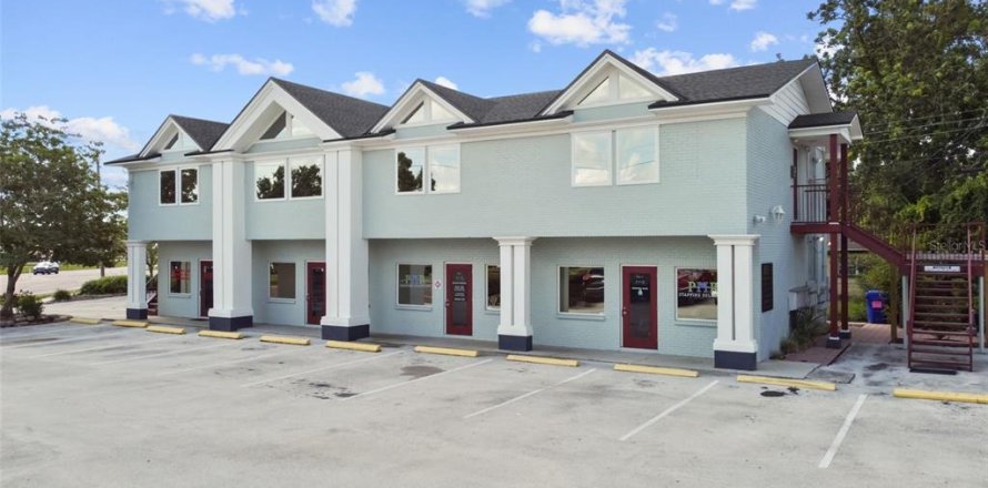 Commercial property in Lakeland, Florida 474.73 sq.m. № 2097521