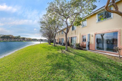 Touwnhouse à vendre à Homestead, Floride: 3 chambres, 120.96 m2 № 1863533 - photo 7
