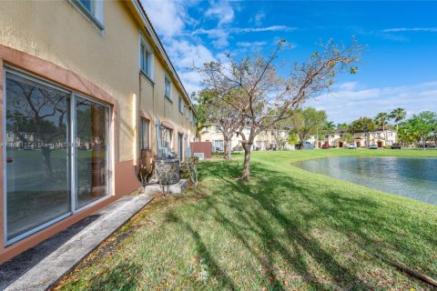 Touwnhouse à vendre à Homestead, Floride: 3 chambres, 120.96 m2 № 1863533 - photo 3